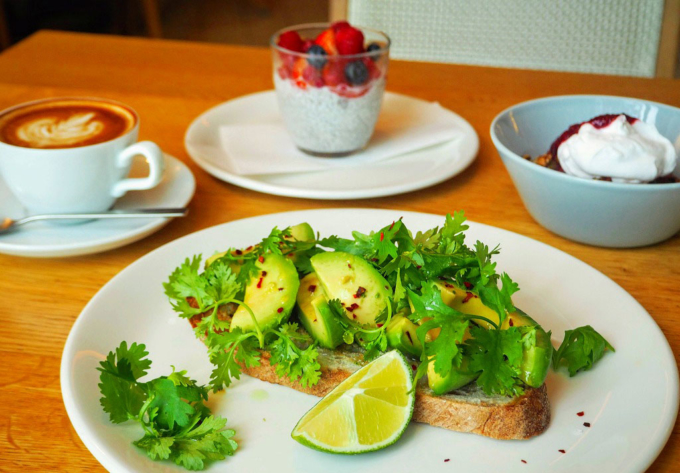 世界のセレブの定番朝食 アボカドトースト の始まりはbills おすすめブランチメニューをご紹介します サニーサイドアップ公式ブログ Sunny Days
