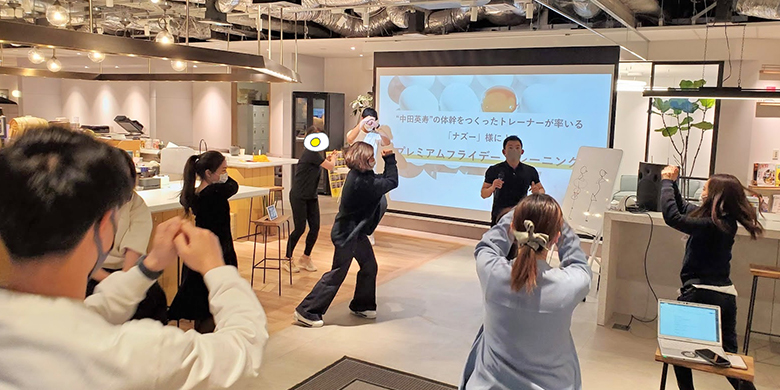 中田英寿の体幹 を作ったアスレティックトレーナー 並木さんによる オフィスで出来るトレーニングプログラム をプレミアムフライデーに開催 サニーサイドアップ公式メディア Sunny Days