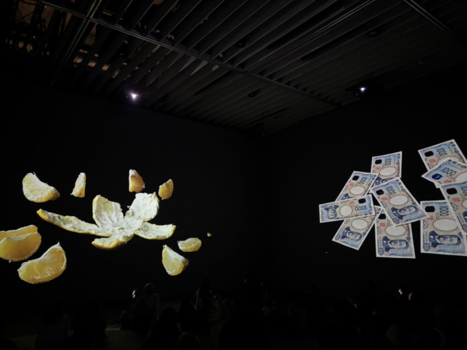 「デザインあ展neo」のアート作品の一つである「解散集合！」の一カット