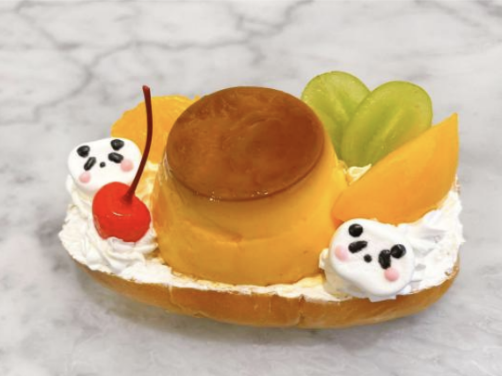 「いろめく夏を あつめて夜」フェア商品の一つである、手づくりのデリとパン cafe coconaのぷりん・ア・ラ・こっぺパンダ