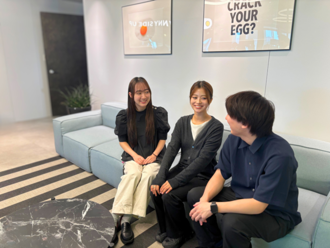 サニーサイドアップグループソーシャルリレーション局1部の國井美菜、ソーシャルリレーション局2部の伊藤綺華、村瀬僚