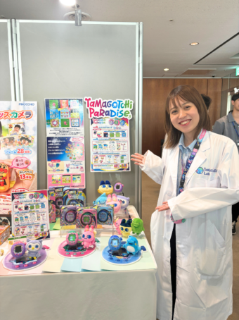 株式会社バンダイの「Tamagotchi Paradise - Pink Land/Blue Water/Purple Sky」とご担当者