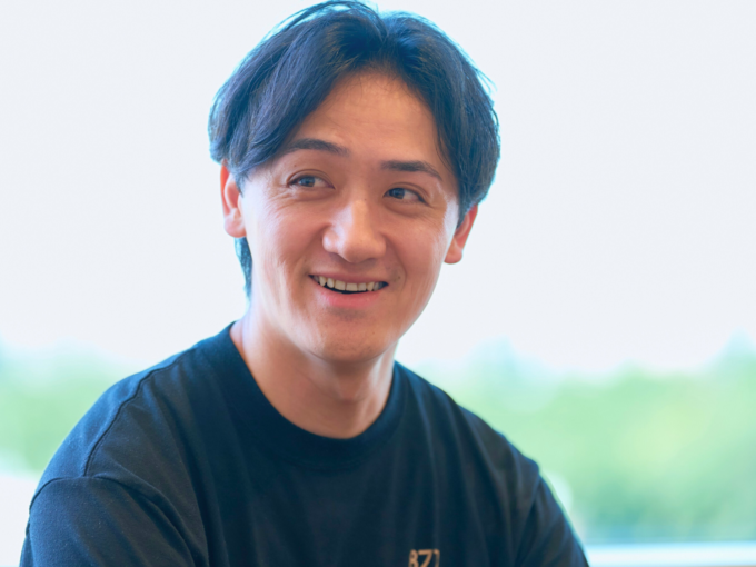 メンバーそれぞれが望む働き方を実現できるようマネジメントしたいと語る鶴薗