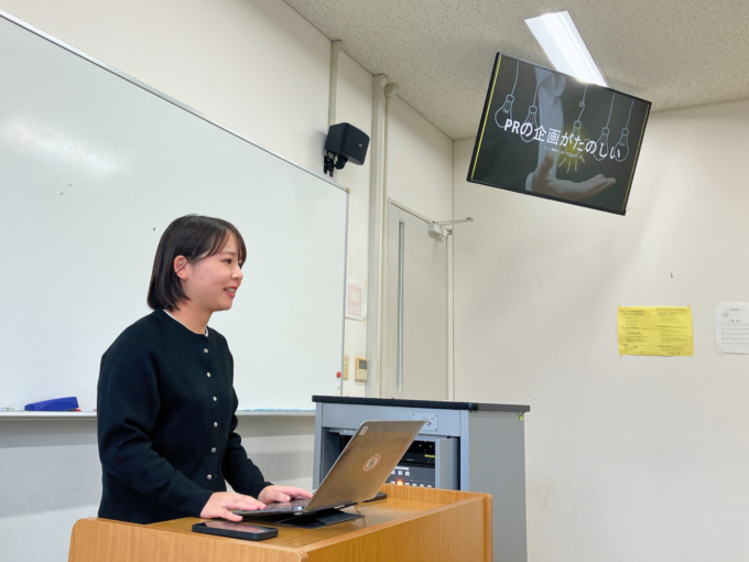 上智大学 文学部新聞学科 国枝ゼミでのサニーサイドアップメンバーの講義の様子