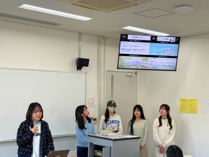 上智大学 文学部新聞学科 国枝ゼミでのサニーサイドアップの特別講義での発表の様子