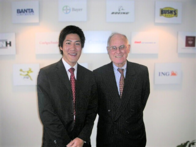 当時26歳の太田氏と、世界最大級の独立系PR会社の社長