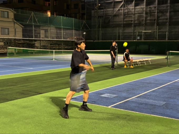 サニーサイドアップグループのテニス部の活動の様子
