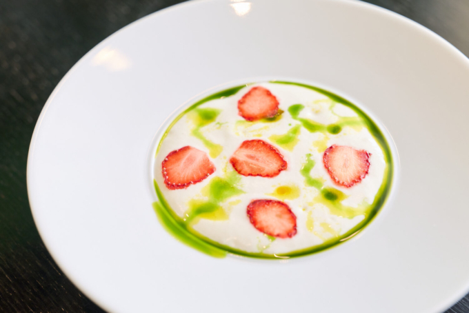 あまおうを使ったオリジナルコースの料理