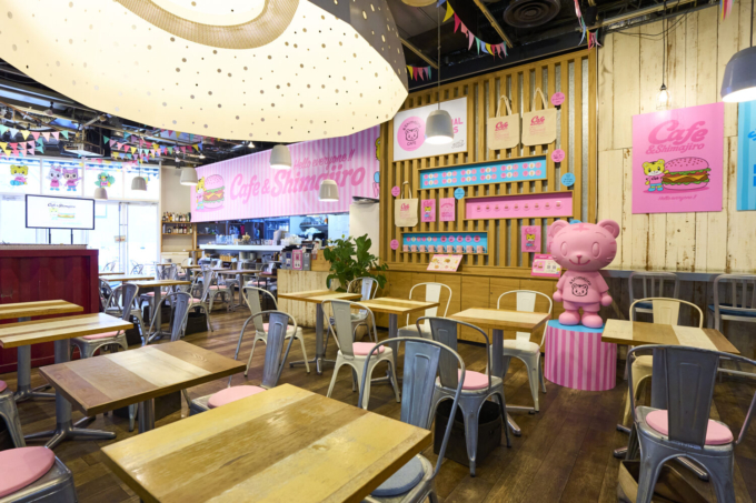 「Cafe & Shimajiro」の内観