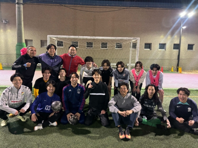 サニーサイドアップグループのフットサル部の集合写真